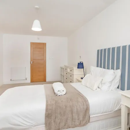 Mount Vale 4 Bedroom Luxury & Free Parking Holiday home York