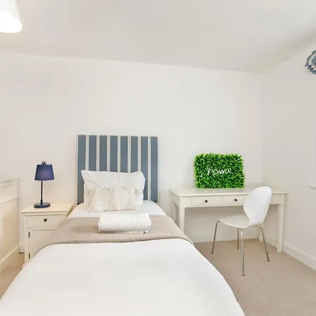 Mount Vale 4 Bedroom Luxury & Free Parking York