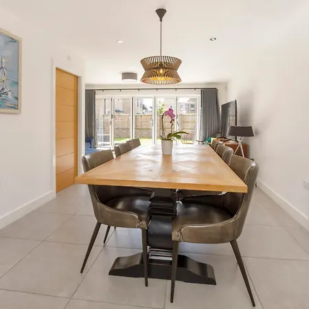 Vakantiehuis Mount Vale 4 Bedroom Luxury & Free Parking *