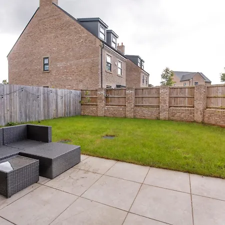 Mount Vale 4 Bedroom Luxury & Free Parking Holiday home York