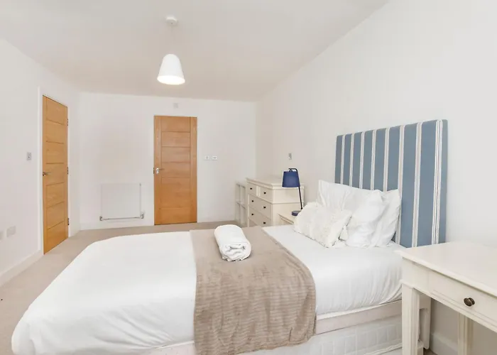 Mount Vale 4 Bedroom Luxury & Free Parking Holiday home York