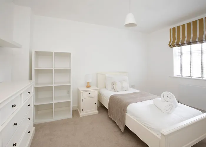 Holiday home Mount Vale 4 Bedroom Luxury & Free Parking