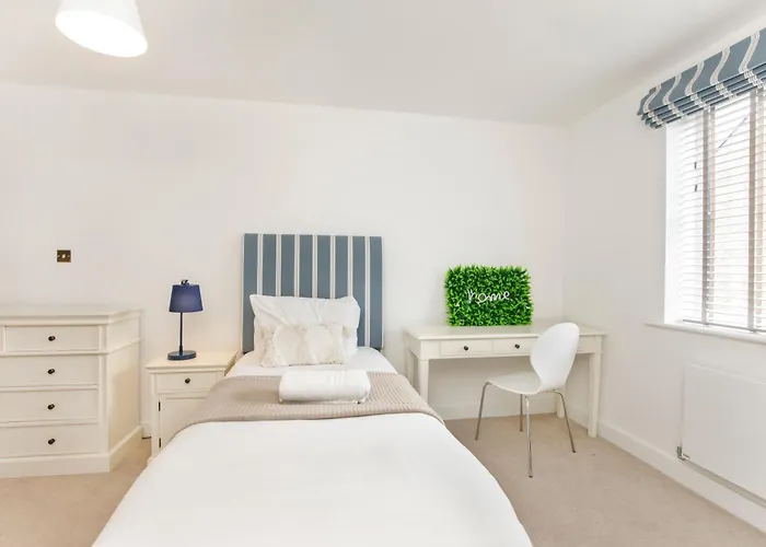 Mount Vale 4 Bedroom Luxury & Free Parking York