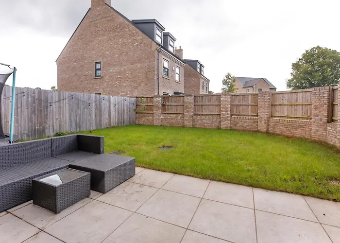 Mount Vale 4 Bedroom Luxury & Free Parking Holiday home York